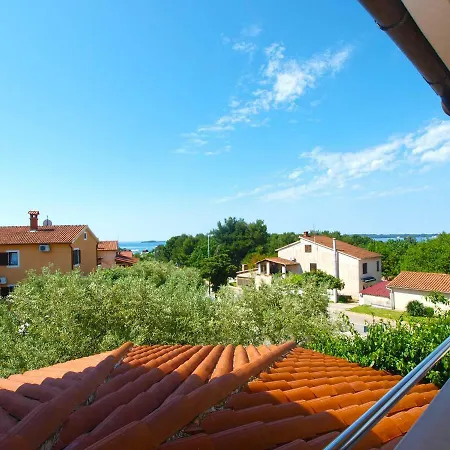 Irena 1889 Apartamento Fažana