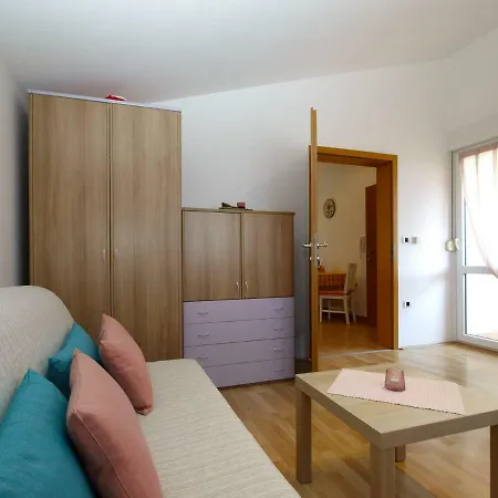 Irena 1889 Apartamento *